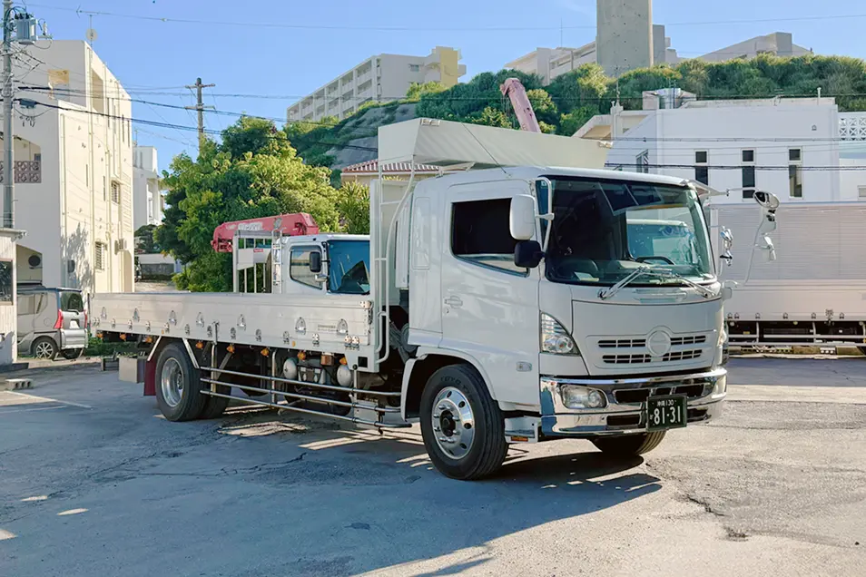 7tトラック（平車）の写真画像
